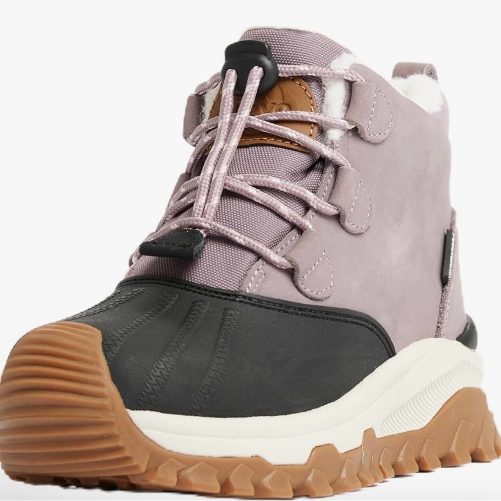 New. Never worn size 4.5 UOVO